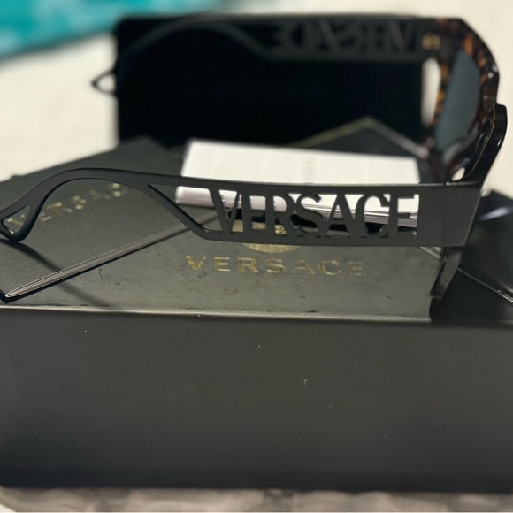 Authentic VERSACE VERBIAGE LASER CUT ARMS, gorgeous statement piece &Comfortable - Picture 5 of 5